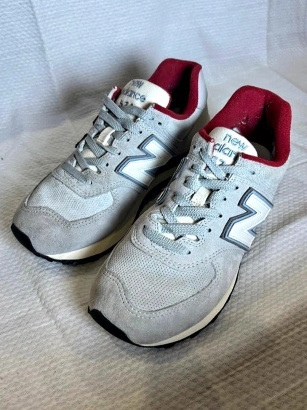 New Balance 574 Classic Grey Red Accent Sneakers Women’s 6.5